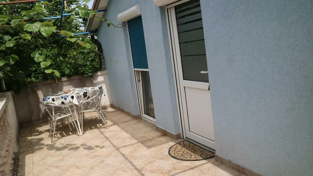 Rooms And Apartments V&M Murine 4*,