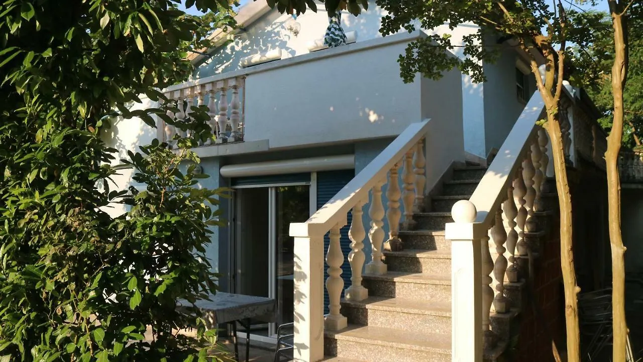 Rooms And Apartments V&M Murine Gasthof