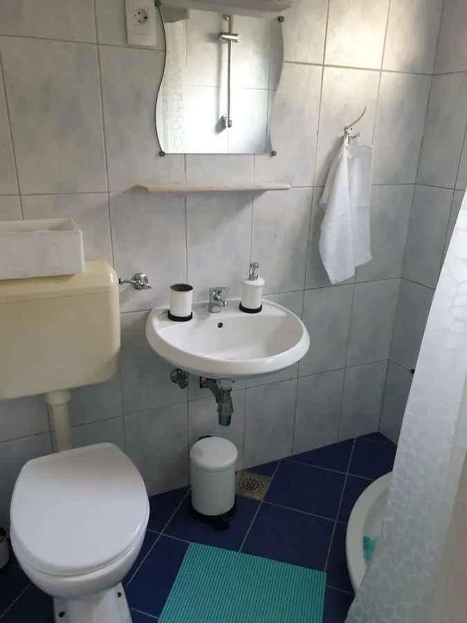 Rooms And Apartments V&M Murine 4*,