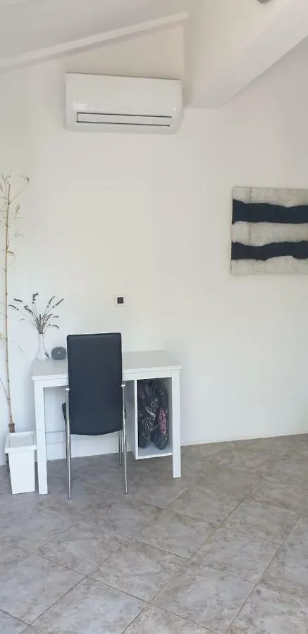 Rooms And Apartments V&M Murine